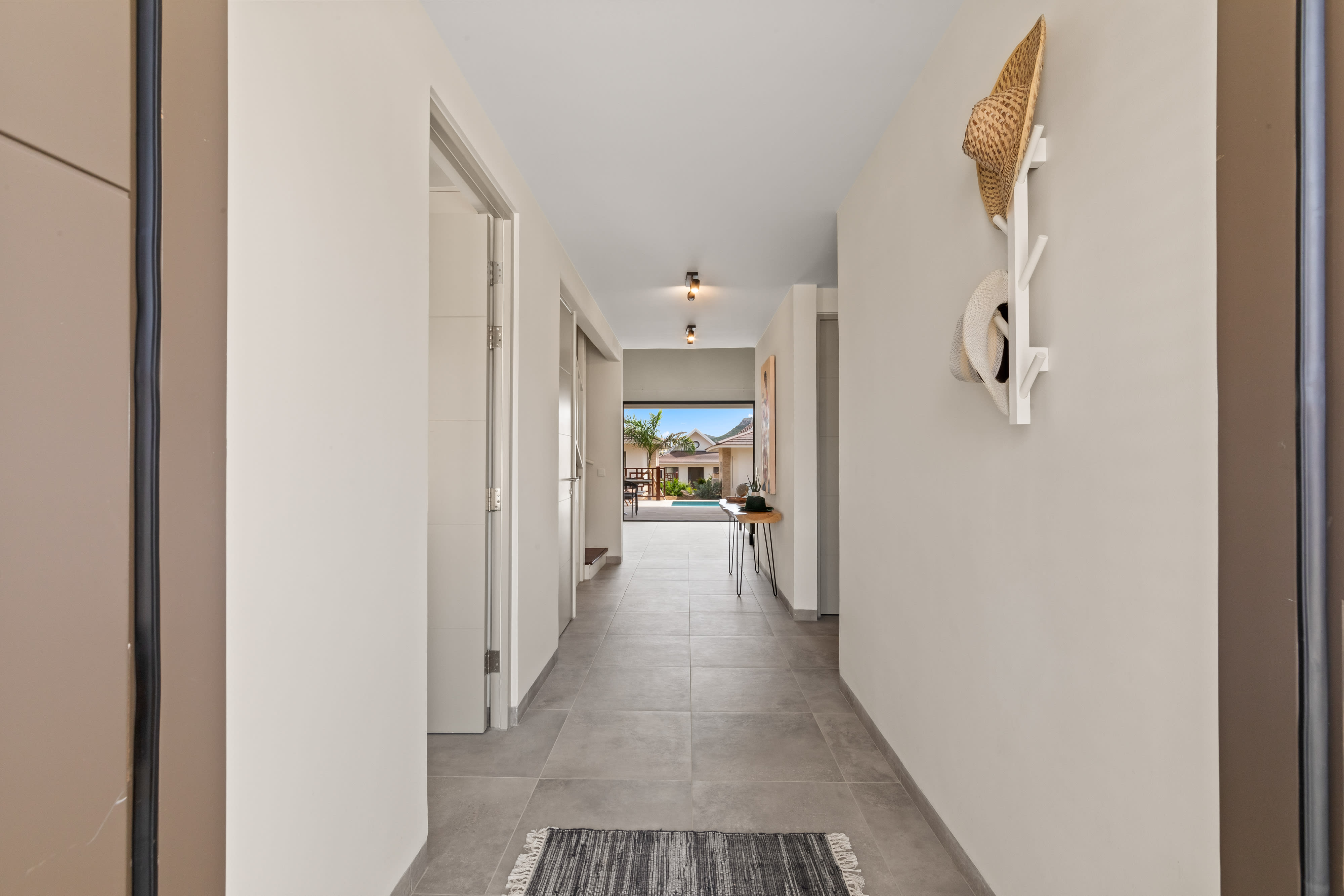 Thumbnail 12: Front - The Jazmyn 39