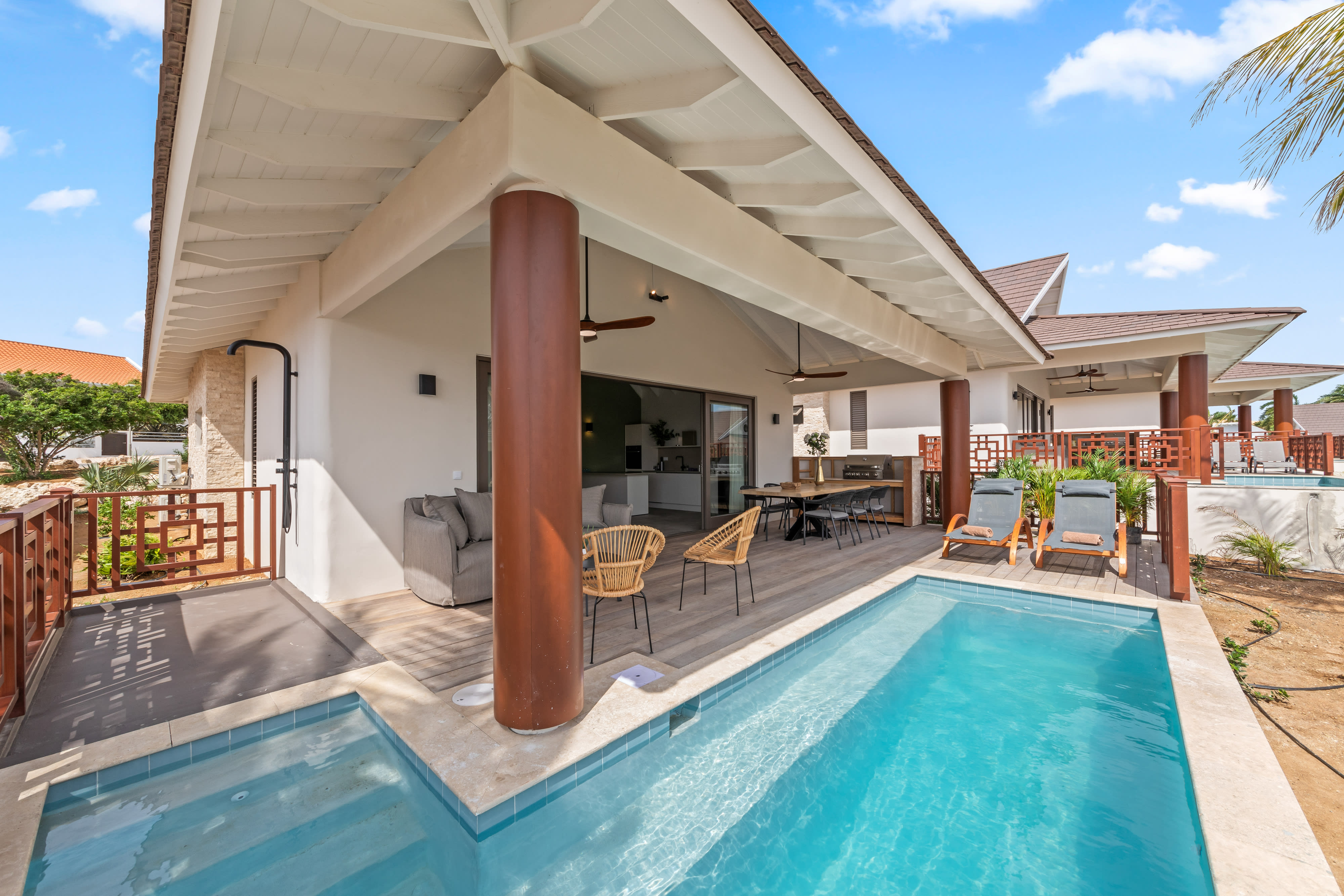 Thumbnail 2: Front - The Jazmyn 39